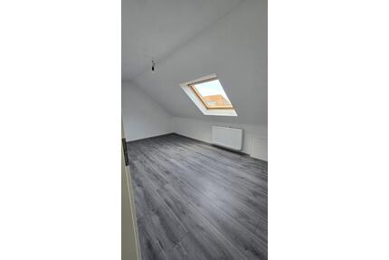 renovierte 4-Zimmerwohnung - 750,00&nbsp;EUR Kaltmiete, ca.&nbsp; 100,00&nbsp;m&sup2; in Wilhelmshaven (PLZ: 26384) Heppens