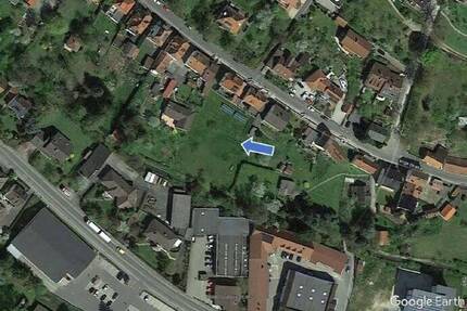 Wohnhaus-Neubau in zentraler, jedoch ruhiger und grüner Lage in Lichtenfels