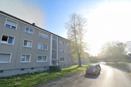 Helle 3-Zimmer Wohnung im 2. OG mit Balkon in Duisburg-Hochemmeri
