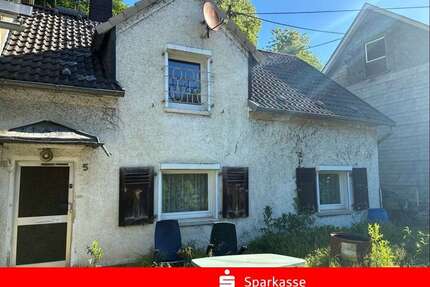 Haus zum Kaufen in Kirchen 39.000,00 € 95.79 m²