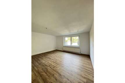 Wohnung zum Mieten in Hohndorf 300,00 € 64 m²