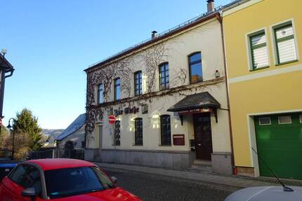 Wohn-und Geschäftshaus in zentraler Stadtlage - Treuen