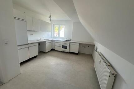 Schöne renovierte 4-Zimmer-Dachgechosswohnung - Albstadt Gemarkung Onstmettingen