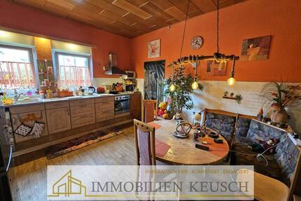 Preis deutlich reduziert ! 2 Fam.-Haus in zentraler Lage mit Garage + Stellplätze - 2 Eingänge - Thedinghausen