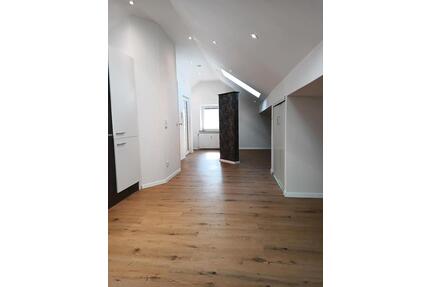 Studio-Dachgeschosswohnung - 390,00&nbsp;EUR Kaltmiete, ca.&nbsp; 46,00&nbsp;m&sup2; in Püttlingen (PLZ: 66346)