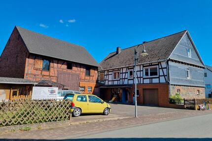 Einfamilienhaus mit Scheune in 35108-Allendorf - Allendorf (Eder)