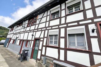 Denkmalgeschütztes Drei-Parteienhaus in Simmerath-Woffelsbach