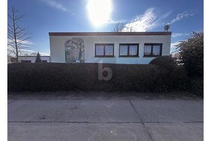 GROßER GARTEN, GARTENHAUS ALS WOHNBEREICH - Gusow-Platkow