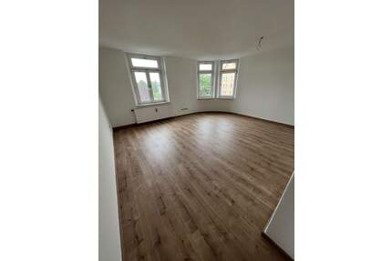 Erstbezug nach Renovierung - Helle 3-Raumwohnung mit Dusche und Badewanne im - Zwickau Marienthal