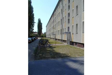 3-Raum-Wohnung mit Einbauküche in Stendal Nord