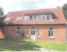 Zwangsversteigerung - Ehemaliges Bauernhaus mit einem Anbau, umgebaut zu drei Wohnungen - Martfeld