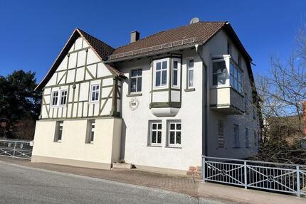 Modernisiertes Haus mit 2 Wohneinheiten & großem Grundstück - Waldkappel