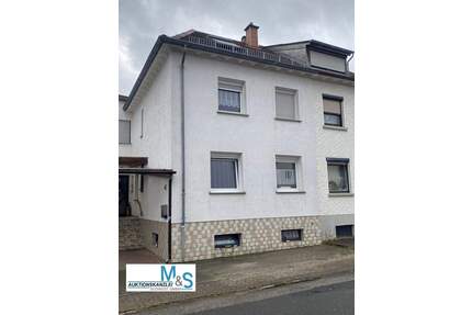 Schöne, gepflegte Doppelhaushälfte in Blieskastel zum verkaufen Mit schönem Garten und Terrasse!