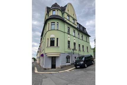 Saniertes und vermietetes Mehrfamilienhaus mit kleiner Ladeneinheit und Gartengrundstück in ruhiger Ortslage von Reic... - Reichenbach