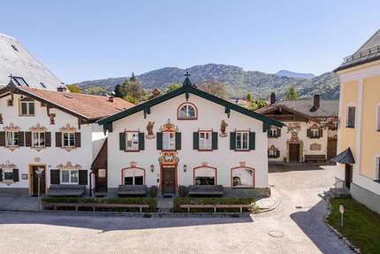 Haus zum Kaufen in Neubeuern 2.490.000,00 € 360 m²