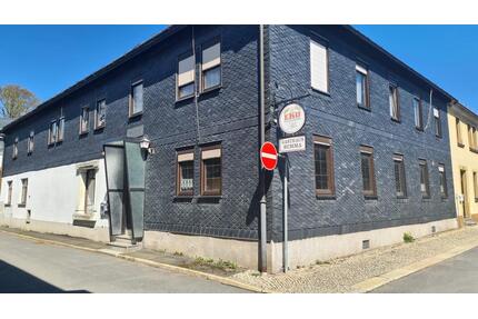 Grosses Gaststätte Gasthaus Mehrfamilienhaus in Lehesten