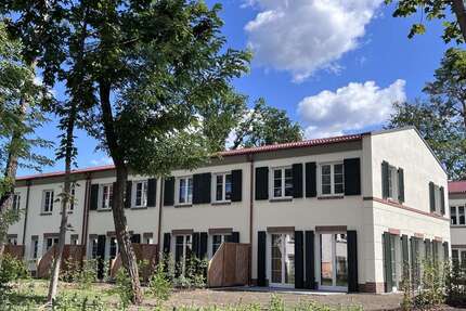 Haus zum Mieten in Beelitz 1.599,00 € 106.97 m²