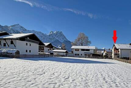 2 Zimmer-Dachgeschosswohnung in ruhiger Lage mit tollem unverbaubaren Bergblick! - Garmisch-Partenkirchen