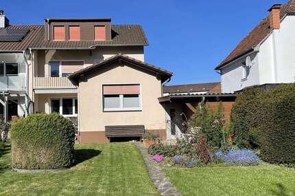 Haus zum Kaufen in Lügde 289.000,00 € 180 m²