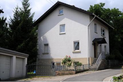 Haus, Garage, Grundstück - Schefflenz
