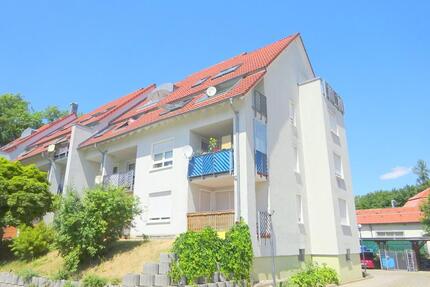 geräumige 3-Zimmer-Wohnung mit Balkon in grüner Lage - Eisfeld