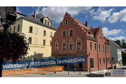 Denkmalschutzobjekt mit großzügigen Räumen in zentraler Lage - direkt am Markt! - Hainichen