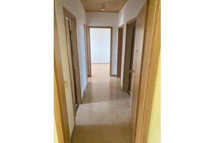 vermieten ab sofort eine schöne große 3 Raumwohnung in Artern