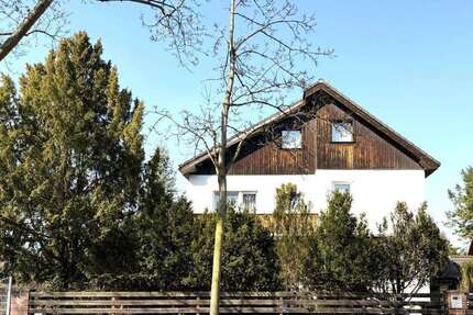 Haus zum Kaufen in Berlin 1.100.000,00 € 216 m²