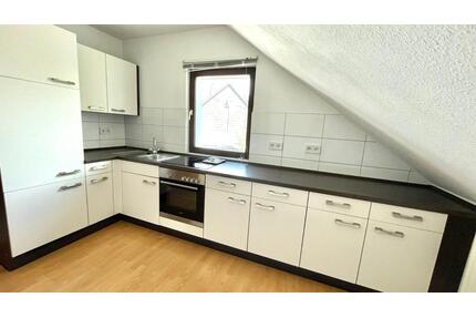 Gepflegte 4 Zimmer Dachgeschosswohnung mit Balkon in 51674 Wiehl
