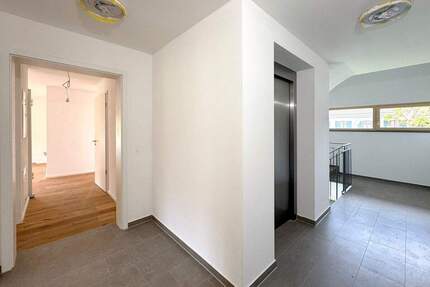 Exklusive Obergeschosswohnung mit Weitblick – Stilvoll Wohnen in urbaner Lage A-WE06 - Garmisch-Partenkirchen