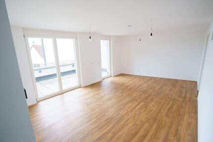 Attraktive 3-Zimmer Wohnung mit Balkon, EBK und Tiefgarage in Erlangen-Süd