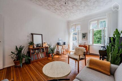 Stilvolle Altbauwohnung mit Südbalkon und Kaminofen - Berlin Neukölln