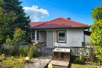 Wohnen am Stadtwald – Bungalow mit großem Grundstück und Pool - Mühlhausen (Thüringen)