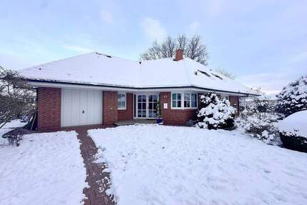 Freistehendes Familienhaus im Landhausstil · 212 m² · 994 m² Garten · barrierefrei · Kreis Pinneberg - Moorrege