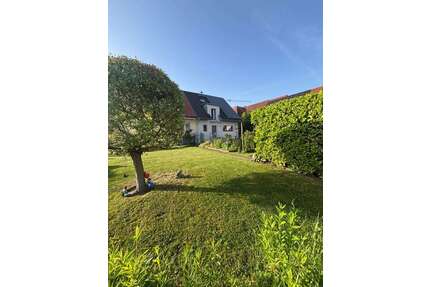 Haus zum Mieten in Schallstadt 2.350,00 € 166.17 m²