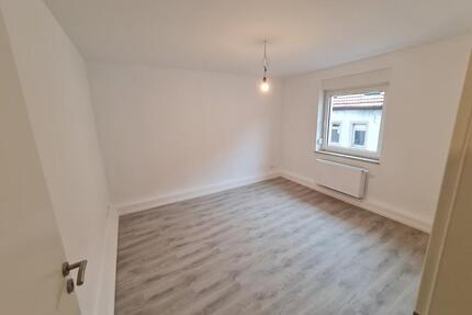 HOCHWERTIG SANIERTE 2-ZI-WOHNUNG- EG - Pirmasens