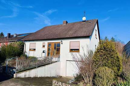 Haus zum Kaufen in Steinwenden 215.000,00 € 143.73 m²