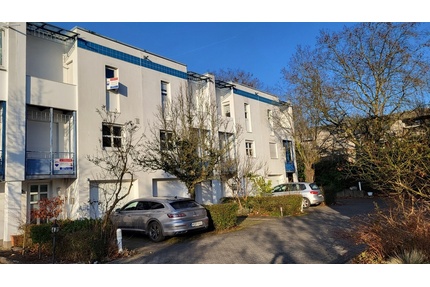 RMH mit Garage, 2 Balkonen, Garten und Terrasse - Wiesbaden
