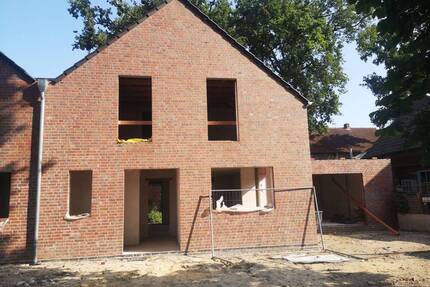 ***BÜSCHER IMMOBILIEN*** Neubau-DHH mit Grundstück im Osten der Stadt jetzt zu verkaufen - Gronau