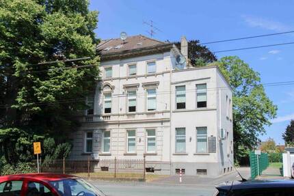 Attraktives Wohn- und Geschäftshaus mit Praxis und Entwicklungspotenzial in Solingen