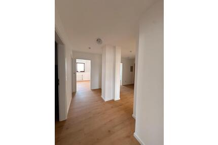 Wohnung am Bocksberg Ansbach - 1.300,00&nbsp;EUR Kaltmiete, ca.&nbsp; 90,00&nbsp;m&sup2; in Ansbach (PLZ: 91522)