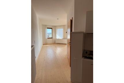 40qm Zimmer Wohnung mit Balkon im Gelben Haus Veitlahm - Mainleus