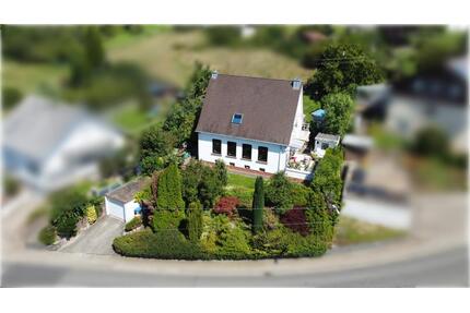 schönes Einfamilienhaus in Eppelborn mit großem Garten und Garage