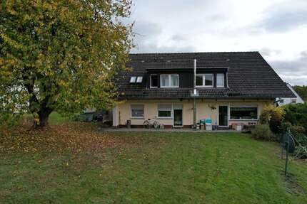 Haus zum Kaufen in Beverungen 260.000,00 € 327 m²