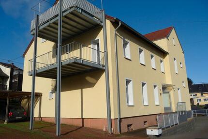 Voll möblierte 40 qm 2 ZKB Single Wohnung - Merchweiler