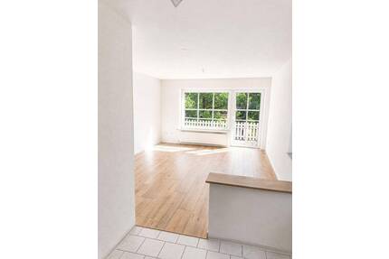 Frisch renovierte 4-Zimmer-Dachgeschosswohnung mit Balkon in ruhiger Lage - Braunschweig Bevenrode