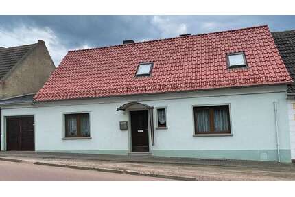 Haus zum Kaufen in Aschersleben 68.000,00 € 123 m²