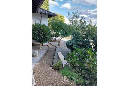 FREISEN! Freistehendes, großzügiges Komforthaus mit großer Einliegerwohnung, Wintergarten, Terrasse, Garten und Doppelgarage (+Tor-Zufahrt Rückseite)