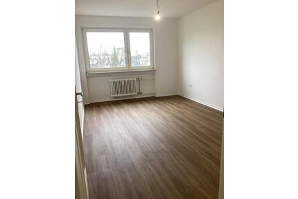 Sanierte 3-Zimmerwohnung mit Balkon - Offenbach am Main Bieberer Berg