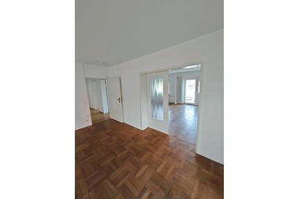 100m2 Wohnung mit Balkon zu vermieten - Arnstein
